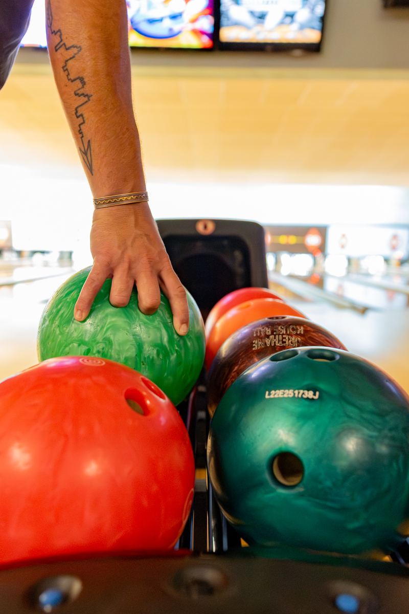 Midtown Bowl interior, lanes, and atmosphere